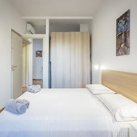 Del Teatro Apartment *